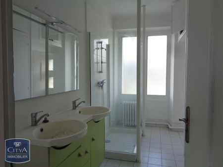 Location Appartement 6 pièces 138m² ST NAZAIRE 44600 - Photo 3