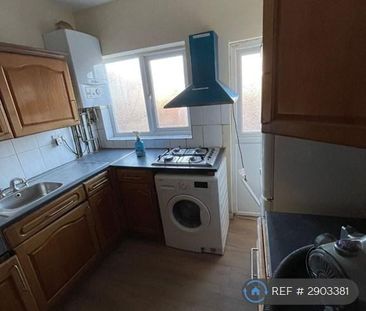 1 bedroom in a flat share to rent - Photo 6