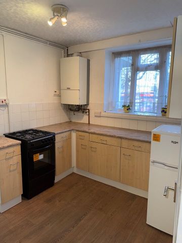 1 Bed Flat, Longbridge Road, IG11 - Photo 4