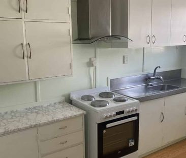 Cute two bedroom! - Photo 4