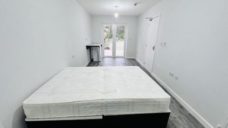 House share to rent - Photo 3