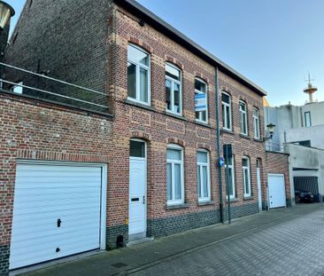 Gesloten bebouwing met 3 slaapkamers & inpandige garage centrum Eeklo - Photo 1