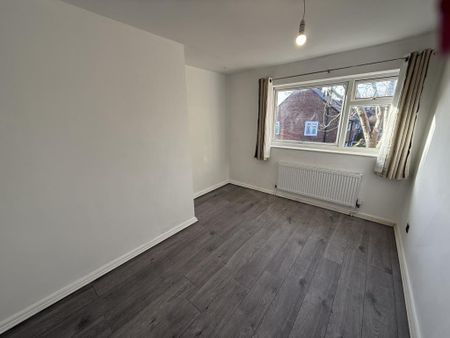 5 bedroom detached house to rent - Photo 3