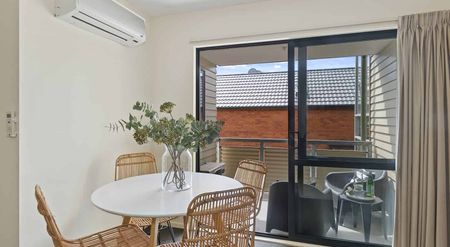 2 Bedroom Unfurnished Sunny Apartment - Photo 5