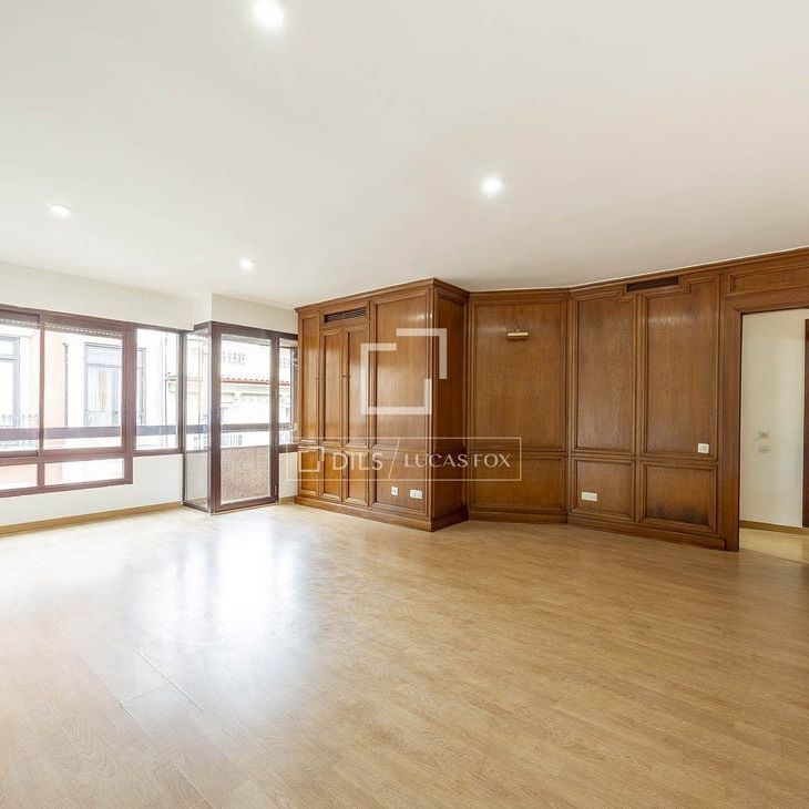 Valencia, Valencian Community 46002 - Foto 1