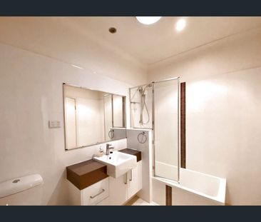 EASY LIVING 3 BEDROOM TOWNHOUSE - Photo 5