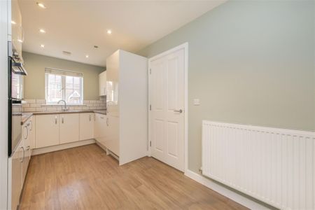 3 bed House To Let - Photo 5