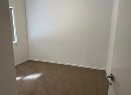LOVELY 3 BEDROOM HOME - Photo 3