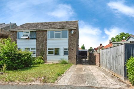 Wellington Close, Bury St. Edmunds, West Row - Photo 4