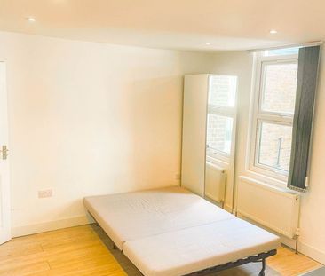 Price £900 pcm - Available 12/03/2026 - Furnished - Photo 4