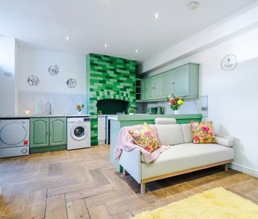 4 bedroom end of terrace house to rent - Photo 5