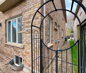 For Lease - 2445 Felhaber Crescent, Oakville, Ontario - Photo 3