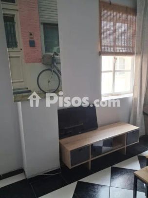 Piso en alquiler en Centro - Photo 1