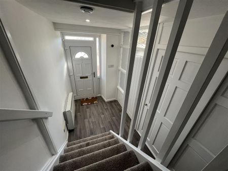 3 bedroom terraced house to rent - Photo 3