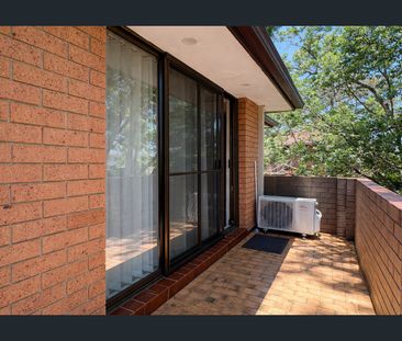 Renovated 2 Bedroom Apartment! - Photo 6