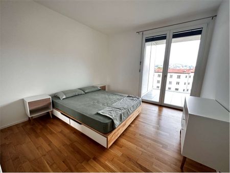 Luminous and fully furnished 2.5-room apartment with large terrace - Photo 2