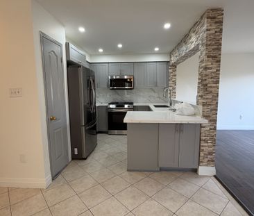 For Lease - 134 Fencerow Drive, Whitby, Ontario - Photo 5