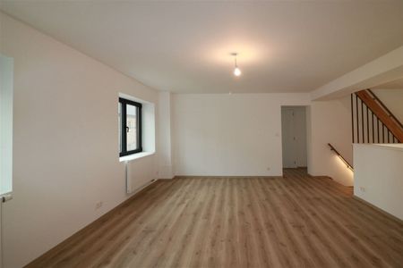 Architecturaal plaatje met 4 slpk., garage en riant terras - Photo 3