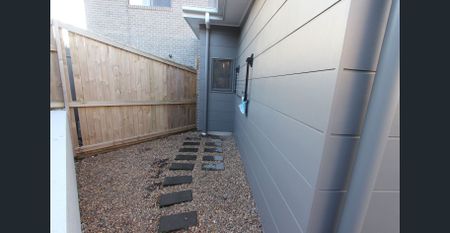 Exquisite Studio Unit in Little Mountain - Photo 4