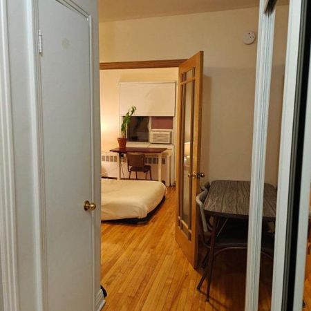 1 CH - 1 SDB - Montréal - $1,075 /mo - Photo 3