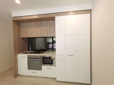 Charming One-Bedroom Apartment in Carlton – Prime Location, Unbeatable Value! - Photo 3