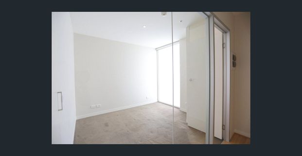 SECURE ONE BEDROOM Apartment in PRIME LOCATION - Photo 1