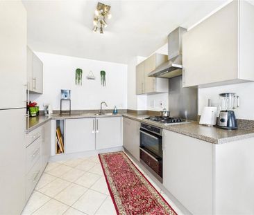 4 bedroom detached house to rent - Photo 3