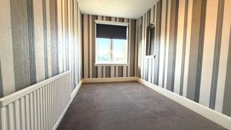 3 bedroom parking to rent - Photo 4