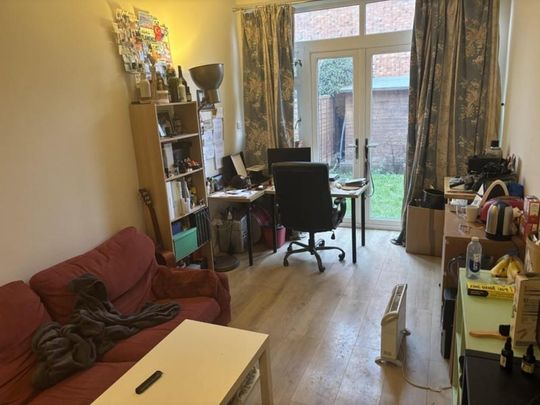 House share to rent - Photo 1