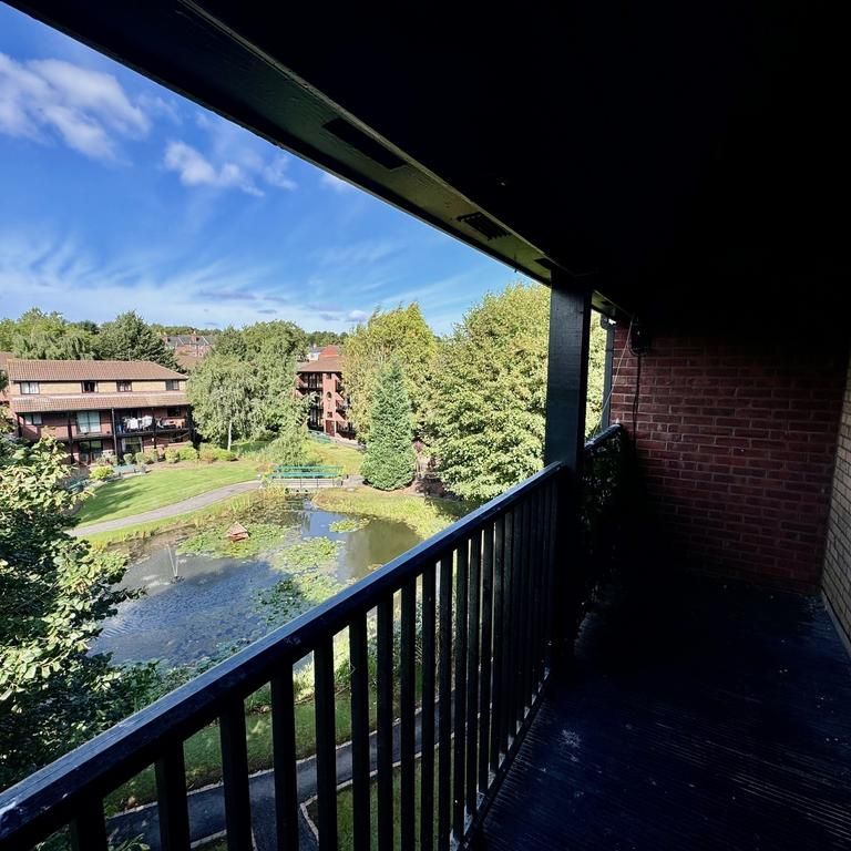 Studio to rent - Photo 1