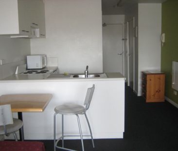 FURNISHED SPACIOUS STUDIO AT CITY CENTRAL! - Photo 5