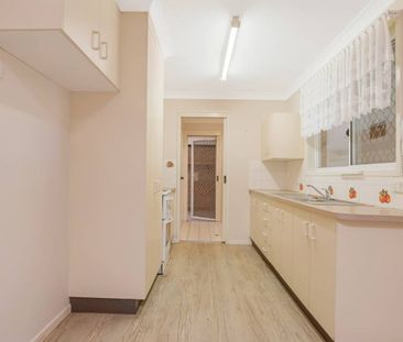 Tidy Three Bedroom South Tamworth - Photo 5
