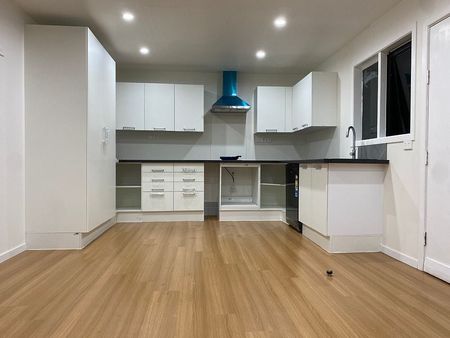 Newly Renovated 2-Bedroom Home in Henderson - Photo 5