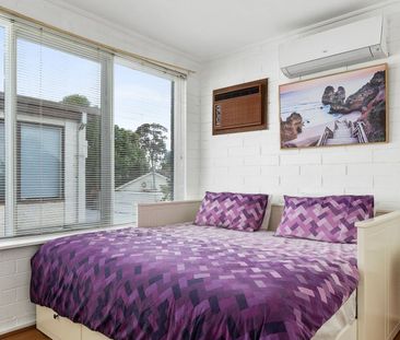 Stylish & Sunlit Apartment Opposite Caulfield Park - Photo 5