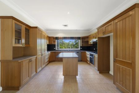 Spacious Family Living in a Highly Sought-After Pennant Hills Pocket - Photo 2