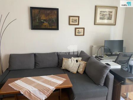 prostorný 2+kk s garážovým stáním - Photo 3