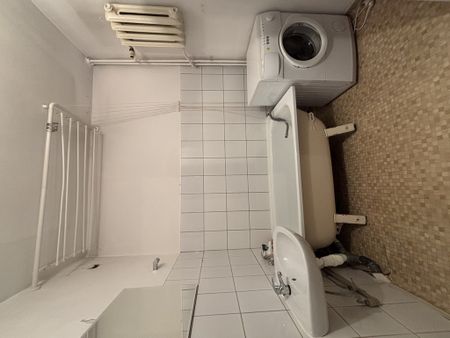 Przestronne 2 pokojowe mieszkanie z balkonem - Zdjęcie 3