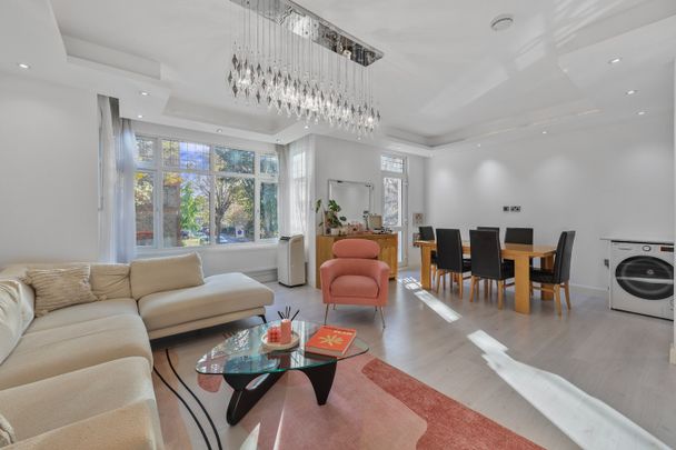 3 Bed Flat, Chiswick, W4 - Photo 1