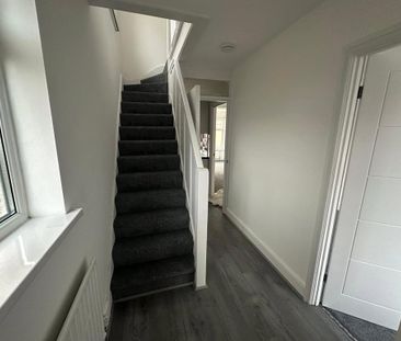 4 bedroom semi-detached house to rent - Photo 4