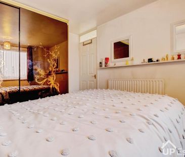 3 bedroom end of terrace house to rent - Photo 5