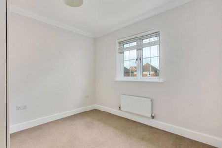 4 bedroom detached house to rent - Photo 3