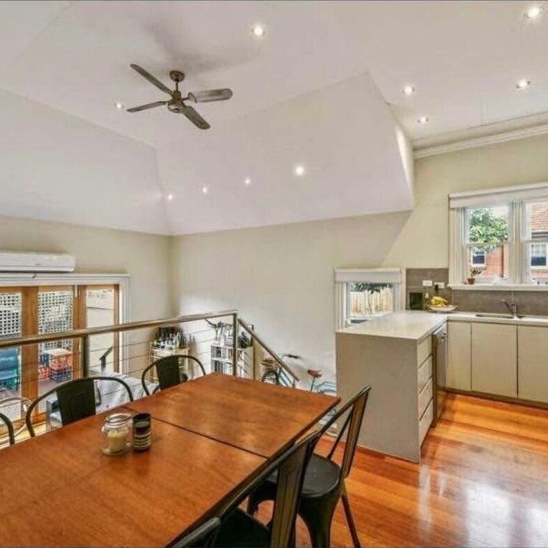 Flemington - Photo 1