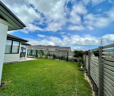 Furnished Double room for a FEMALE- Takanini - Photo 1