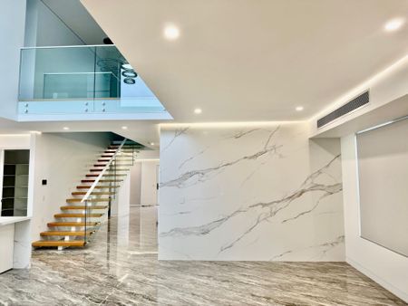 Brand New Luxury Double Storey Home - Photo 2