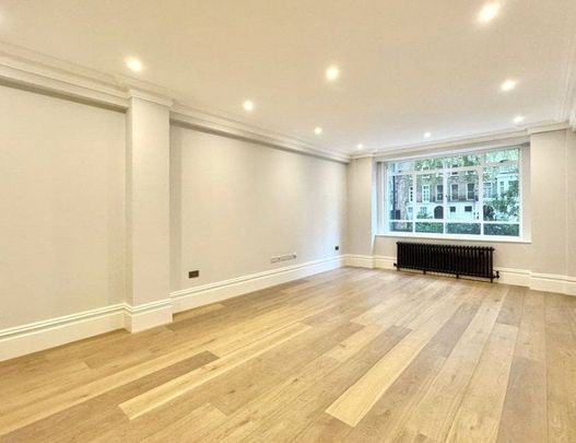2 bedroom flat with 2 bathrooms in London, W1H - Photo 1