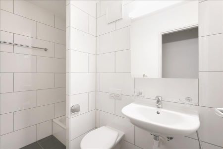 1-helles Wohnzimmer mit integrierter Küche - Foto 2