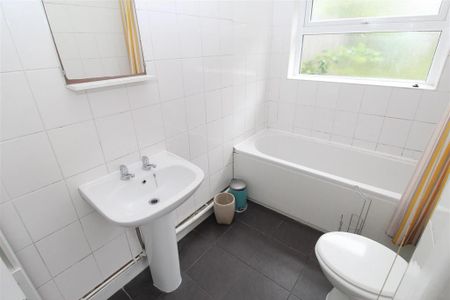 4 bedroom house to rent - Photo 3