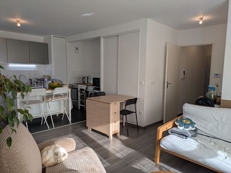 Location Appartement 3 pièces 64m² - Photo 3