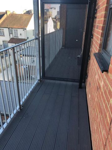 3 bedroom flat to rent - Photo 3