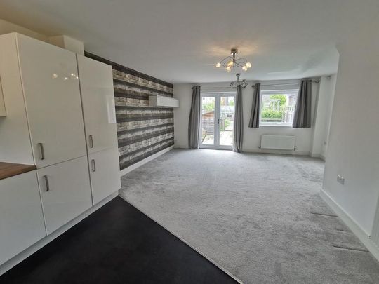 3 bedroom terraced house to rent - Photo 1